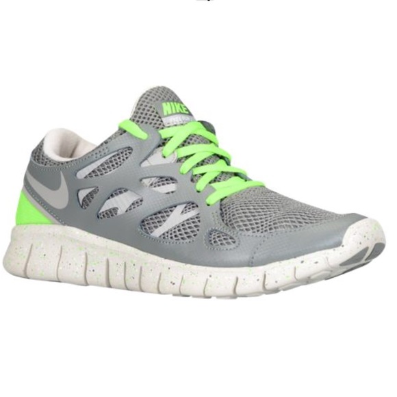 Nike Shoes - Women’s NIKE Nike free run 2